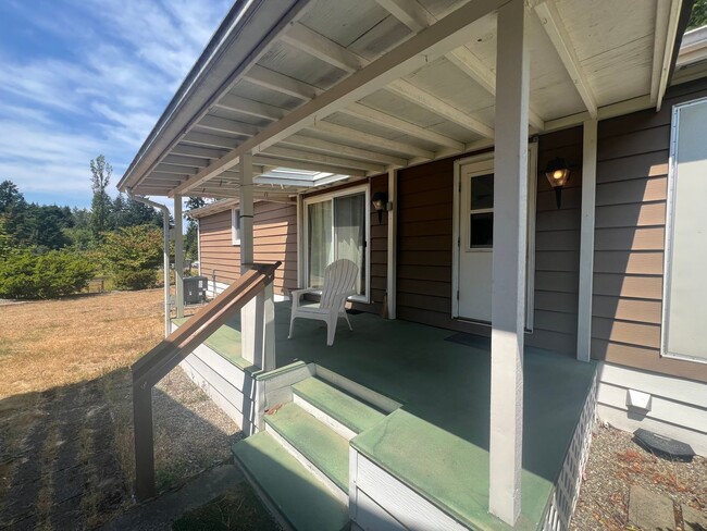 Photo - 1052 SE Deep Lake Rd