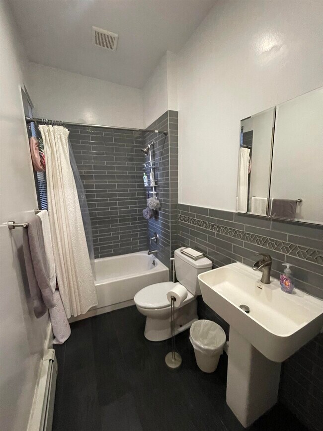 Photo - 265-267 Cambridge Ave Unidad 1