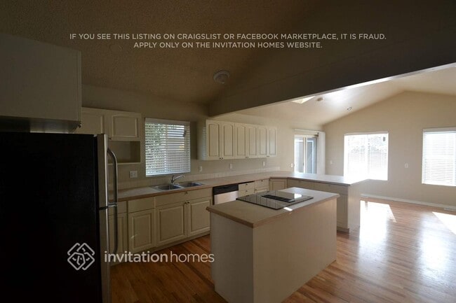 Photo - 931 S 240th Pl