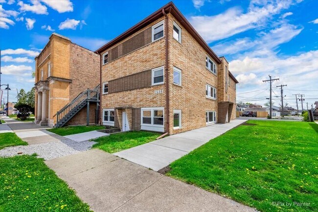 Photo - 2608 St Charles Rd