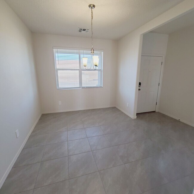 Photo - 3 bed 2 bath home in Huning Ranch Energy Efficient Home!