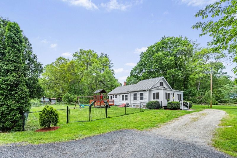 Photo - 38 Main St (Acton, MA)