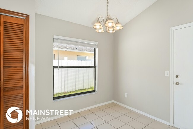 Photo - 267 Lakebreeze Cir