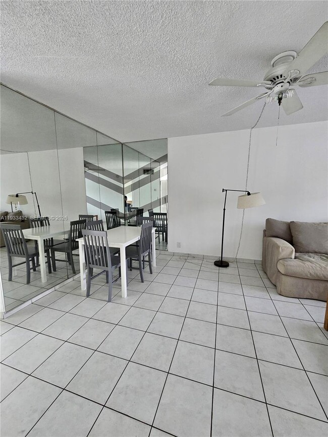 Photo - 1001 SE 16th St Unit 1