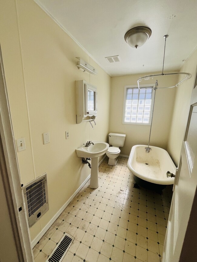 Photo - 602 North Blvd