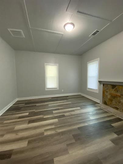 Building Photo - "Charming 2-Bedroom Retreat on Vinson High... Rental