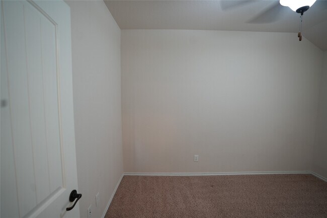 Photo - 1710 Thornhampton Ct