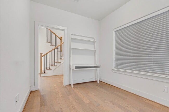 Photo - 1740 Ojeman Point Ln