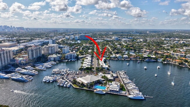 Photo - 2727 Yacht Club Blvd Unit 2b