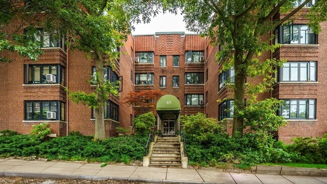 Building Photo - 65 Strathmore Rd Unit 42 Rental