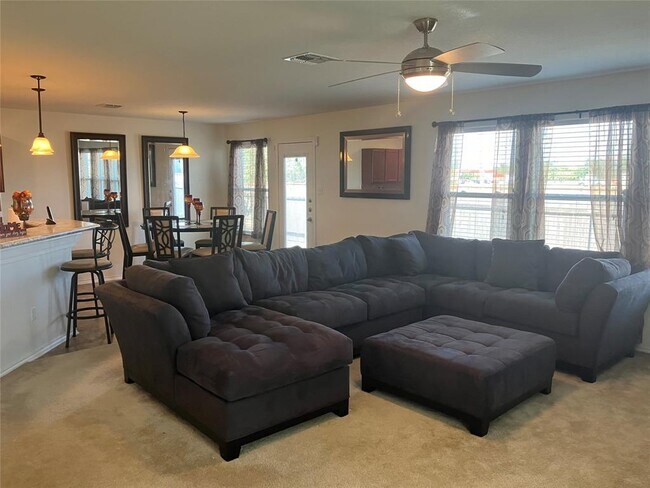 Photo - 4410 King's Canyon Dr