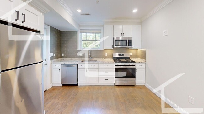 Spacious 3 Bed Now Available - Spacious 3 Bed Now Available Condo