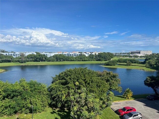 Building Photo - 9682 Fontainebleau Blvd Unit 602