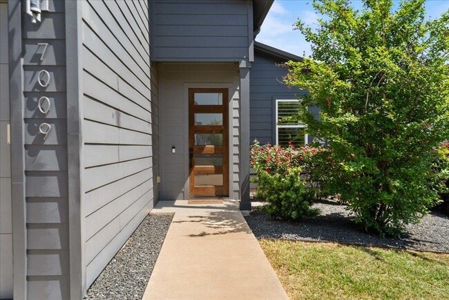 Photo - 7009 Zachary Dr