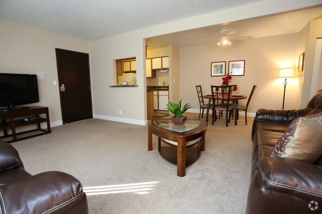 Living Room 2BR