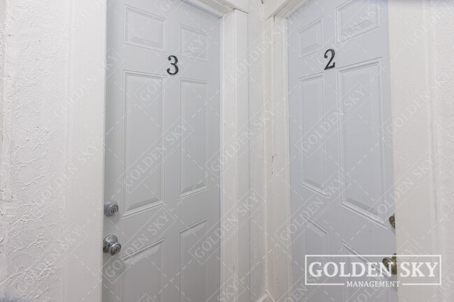 Photo - 219 E Willard St Unit 3