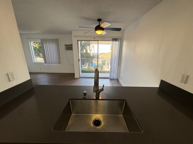 Photo - 1234 N Edgemont St