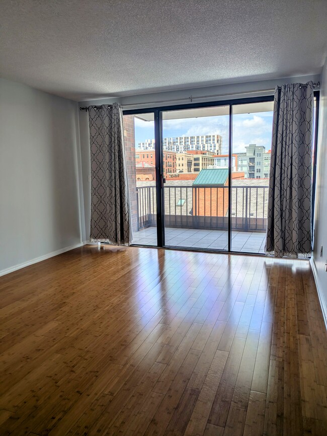 Building Photo - 155 W Main St Unit 601 Rental