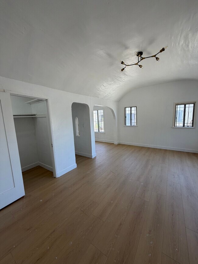 200 Rosemont Ave
