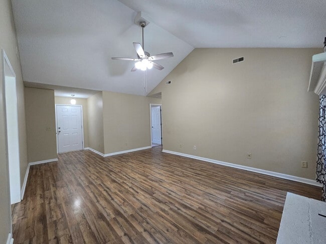 Photo - 1520 Crowndale Dr