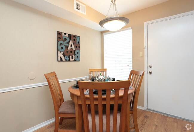 1BR, 1.5BA 711SF - Dining Room