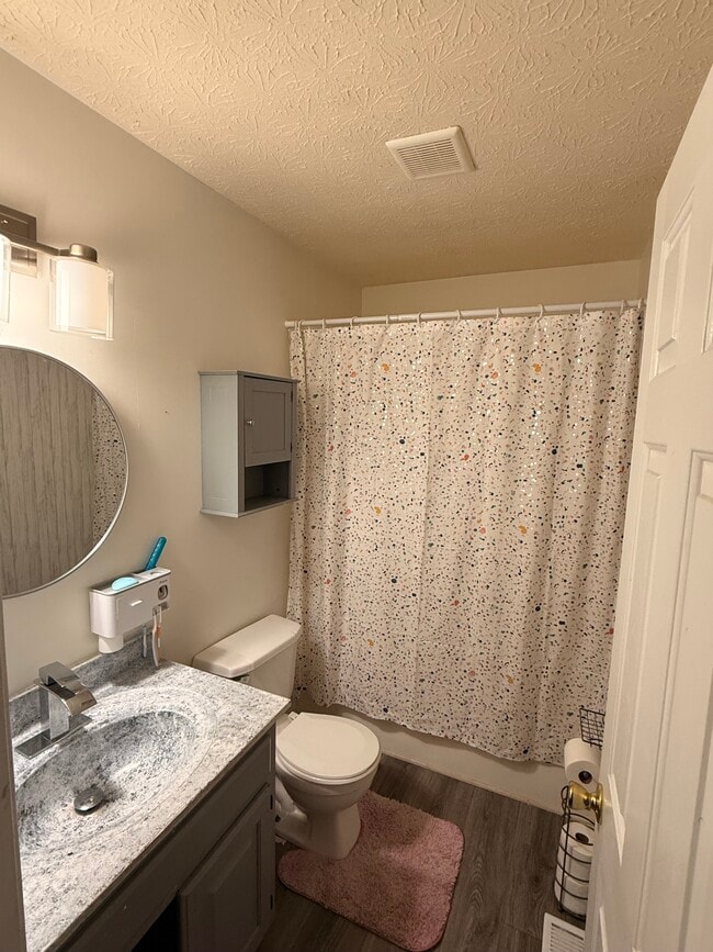 Photo - 303 Brittania Dr