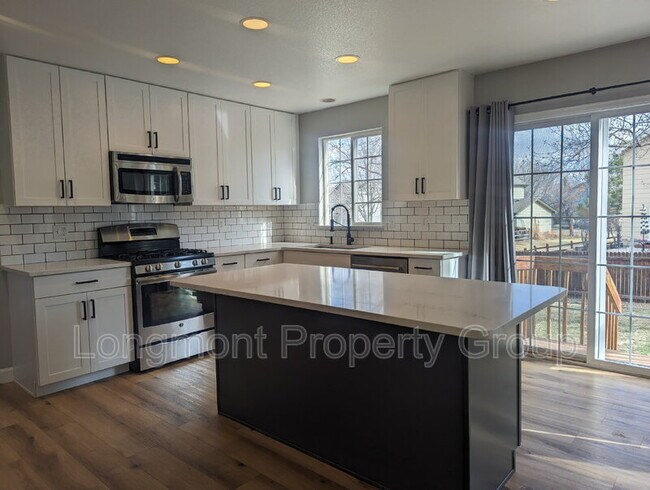 Photo - 3558 Larkspur Dr