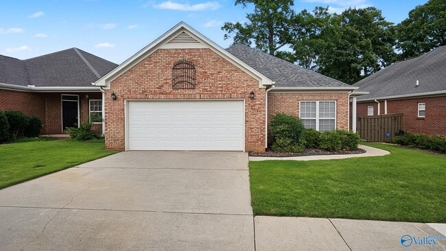 141 Canterbury Dr