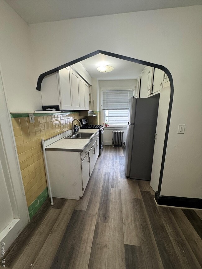 Photo - 77-40 74th St