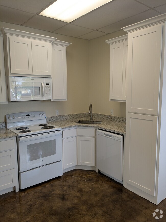 Building Photo - 102 N Dallas St Unit 104 Rental