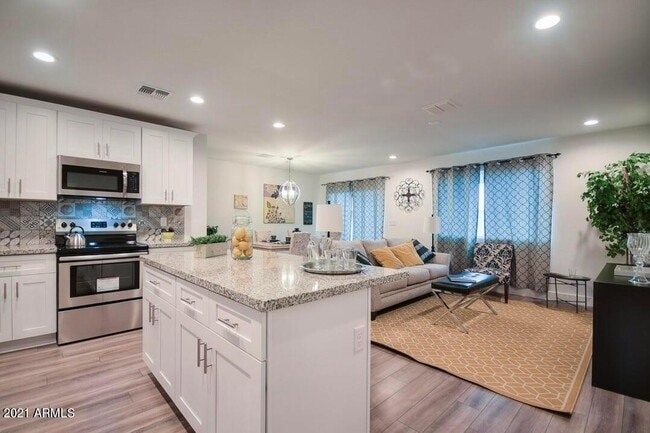 Photo - 4284 W Taylor St