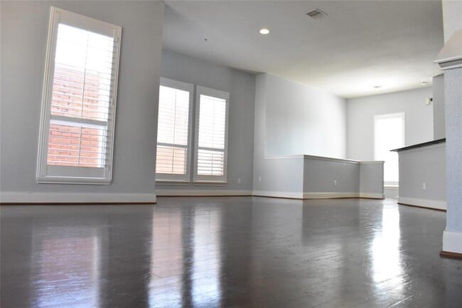 Photo - 3123 Dallas St