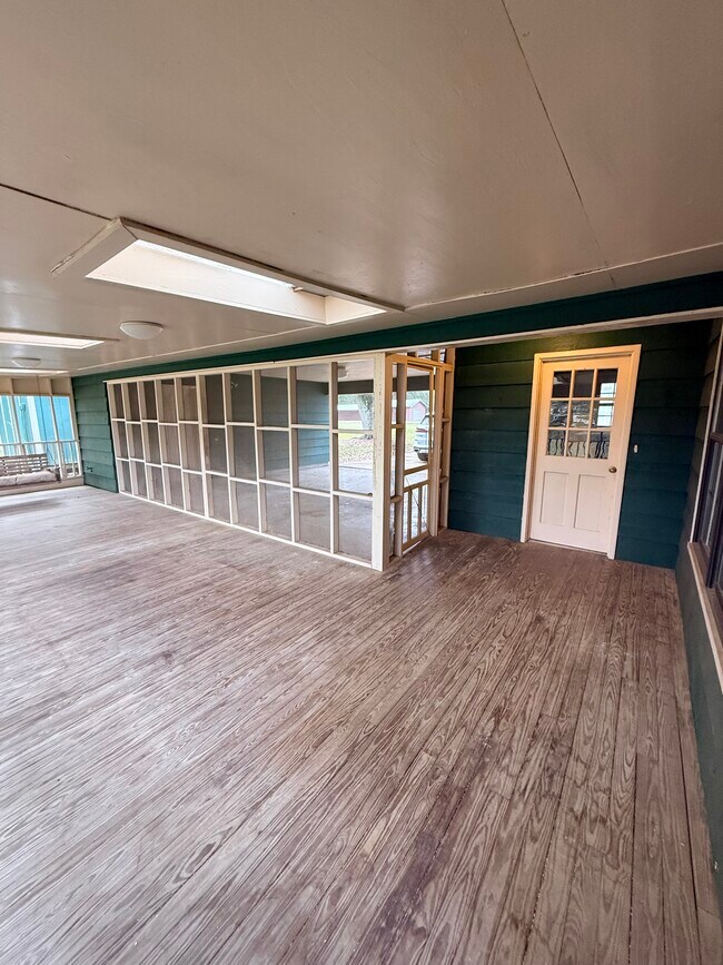 Photo - 11362 Davis Rd