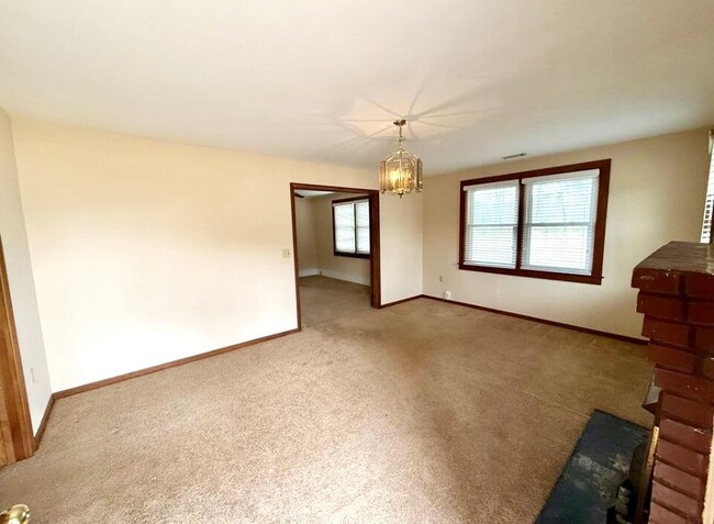 Photo - 881 Belvedere Clearwater Rd