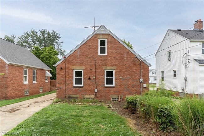 Photo - 10201 Grace Ave
