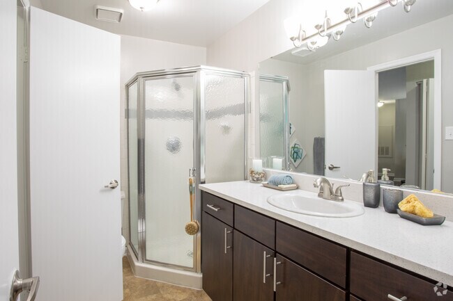 2BR, 2BA - 1,037 SF - Washington - Ellipse at Fairfax Corner