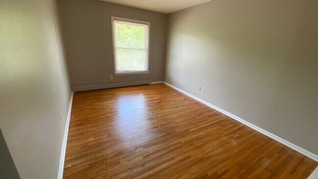 Photo - 8551 Elm St