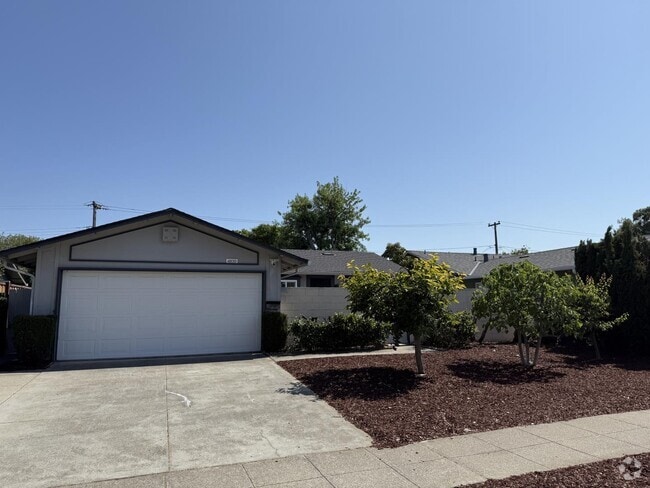 Building Photo - 4830 Grimsby Dr Rental