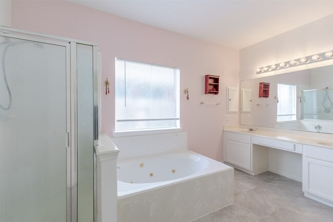 Photo - 12214 Meadow Ln Ct