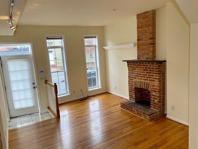 Photo - Gorgeous 2Bed/2.5Bath Townhome with Roofto...