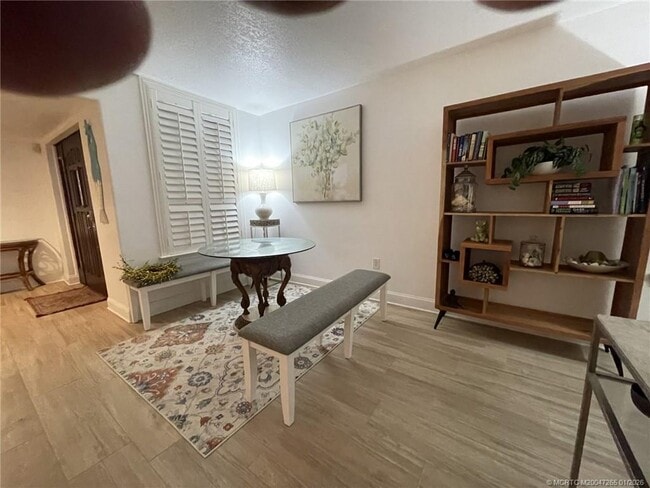 Photo - 325 Jimmy Buffett Mem Hwy Unidad 325