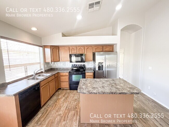 Photo - 270 W Dana Dr