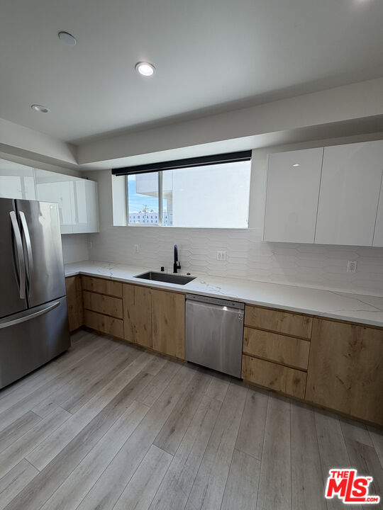 Photo - 124 S Croft Ave Unidad 303