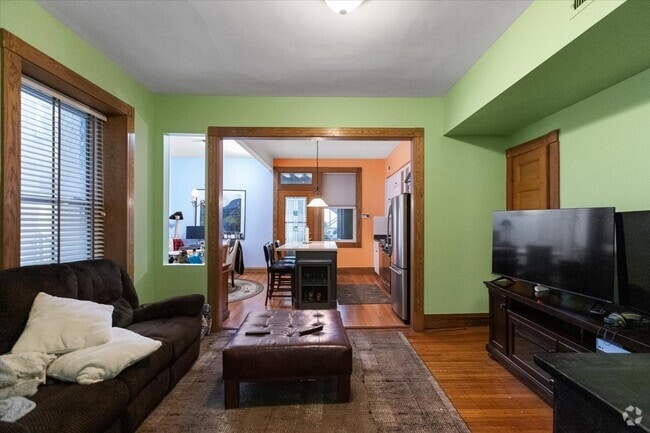 Building Photo - 505 W Fullerton Pky Unit 1 Rental