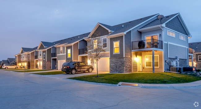 Building Photo - Village at Century Run Rental