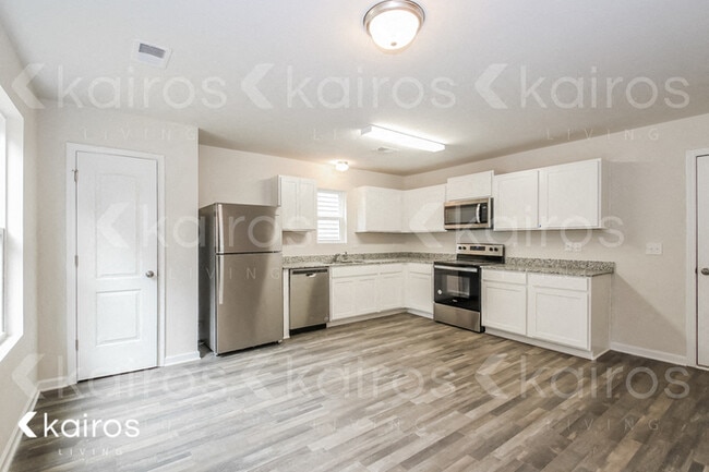 Photo - 266 Christopher St