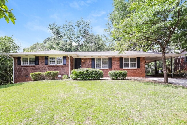 Building Photo - 1556 Wren Rd