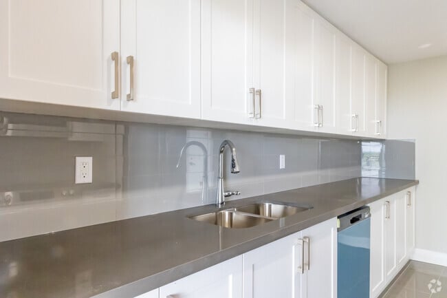 1BR, 1BA - 765SF - Trillium Apartments