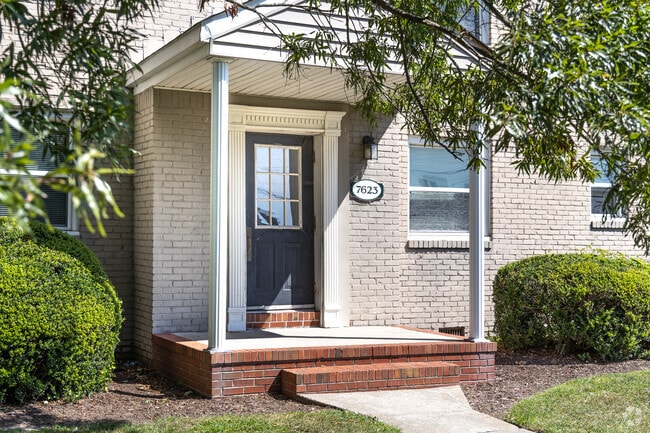 Photo - Sterling Oaks Apartments