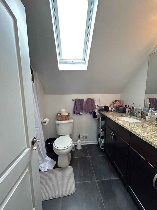Photo - 2246 W Belden Ave Unit 3F